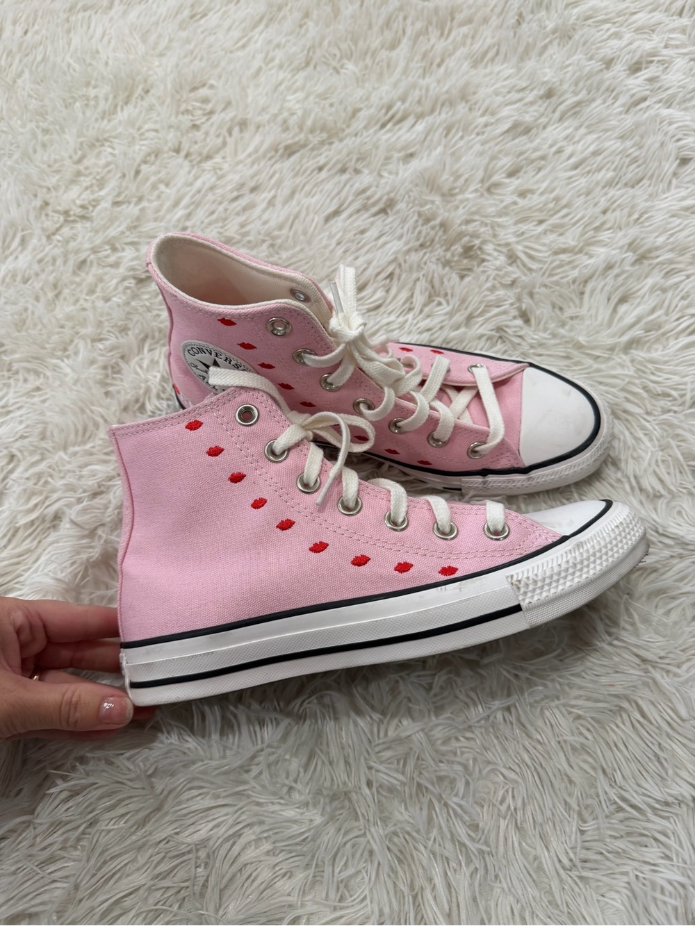 Converse Embroidered Hearts Cherry Blossom Limited Edition - Size 7 - pink
